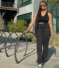Load image into Gallery viewer, Everyday Flare Cargo Leggings(Black)