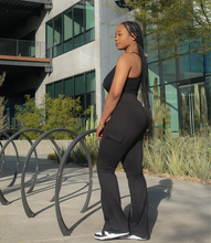Load image into Gallery viewer, Everyday Flare Cargo Leggings(Black)