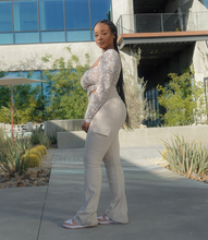 Load image into Gallery viewer, Everyday Flare Cargo Leggings(Cream)