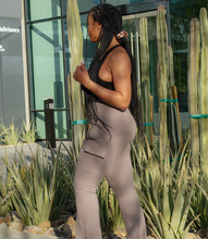 Load image into Gallery viewer, Everyday Flare Cargo Leggings(Truffle)