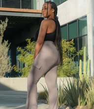 Load image into Gallery viewer, Everyday Flare Cargo Leggings(Truffle)