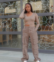 Load image into Gallery viewer, Ready To Roll Cargo Pants(Mocha)