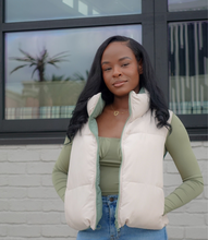Load image into Gallery viewer, Reversible Puffer Vest(Olive/Cream)