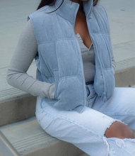 Load image into Gallery viewer, East Coast Corduroy Puffer Vest(Sky Blue)