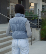 Load image into Gallery viewer, East Coast Corduroy Puffer Vest(Sky Blue)