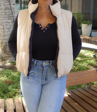 Load image into Gallery viewer, Reversible Puffer Vest(Black/Khaki)