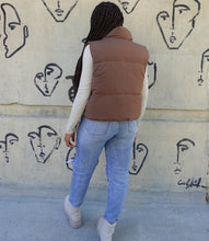 Load image into Gallery viewer, Reversible Puffer Vest(Cocoa/Cream)