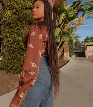 Load image into Gallery viewer, Satin Butterfly Top(Brown)