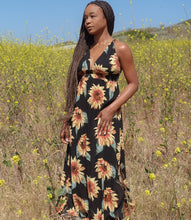 Load image into Gallery viewer, Field Of Gold Sunflower Maxi Dress(Black)